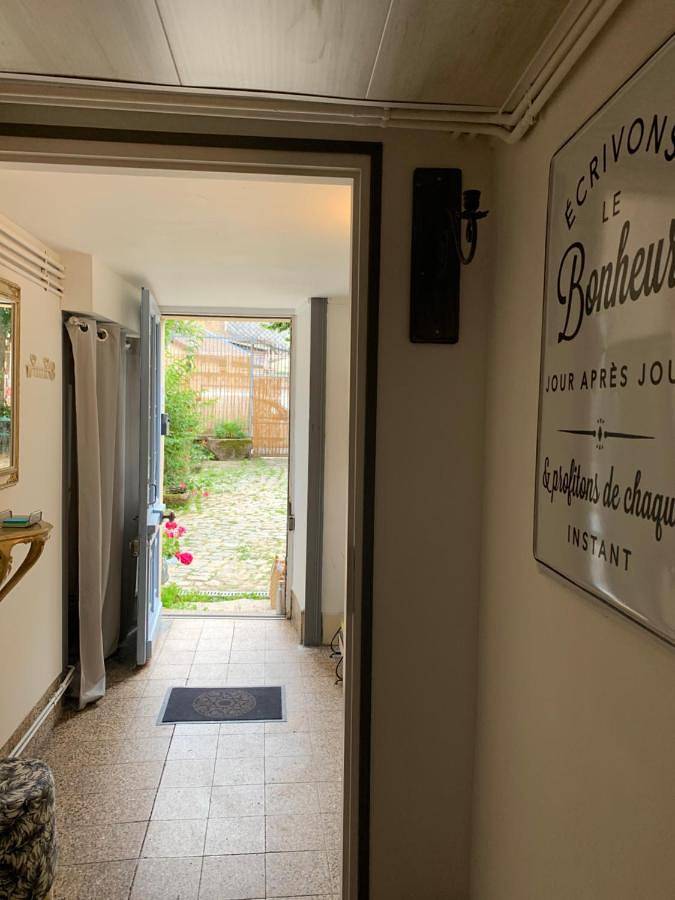 Appartement entier, La Cour Pavée, T2 lumineux, cosy, confort 55 m2 in Saint-Léonard-de-Noblat, Région de Limoges