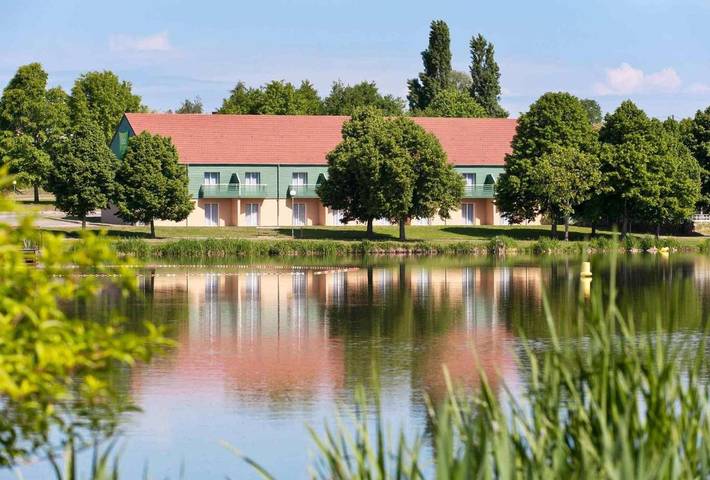 Hôtel pour 3 personnes, avec Balcon et Terrasse ainsi que Jardin et Vue sur le lac