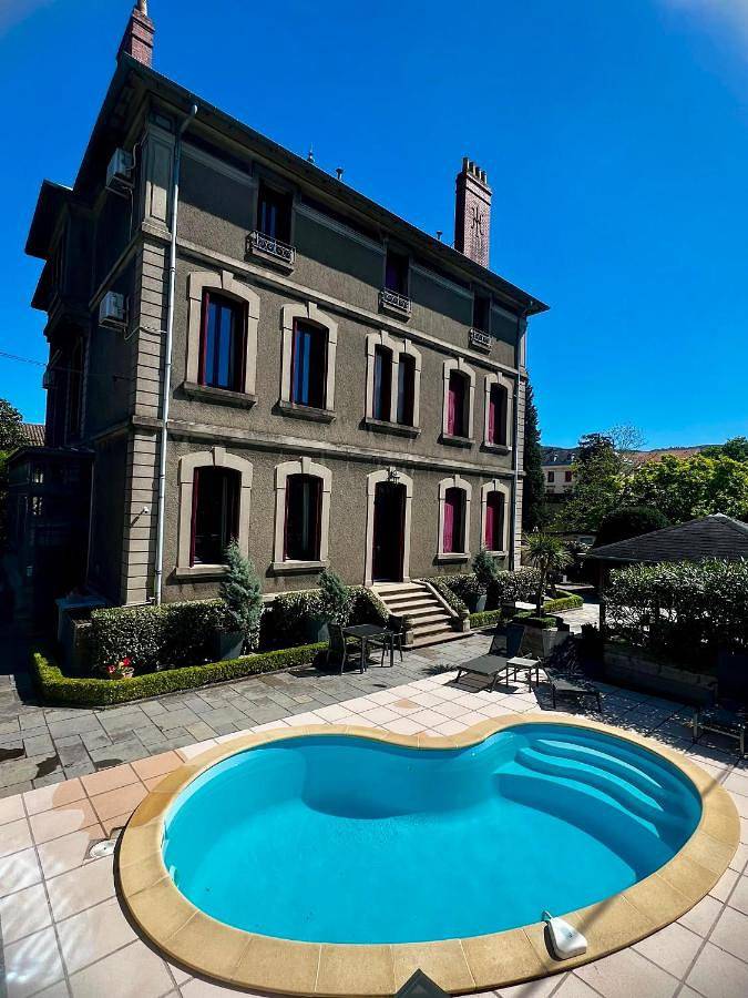 Chambre d’hôte pour 2 personnes, avec Jacuzzi et Terrasse ainsi que Jardin et Piscine à Mazamet