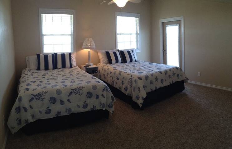 Vacation house for 8 people, with balcony in Bolivar Peninsula