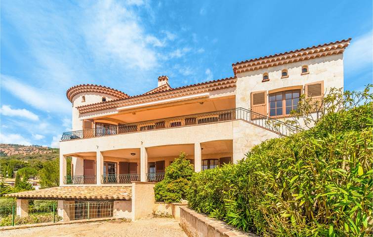 Gîte pour 3 personnes, avec jardin à Saint-Raphaël - 2