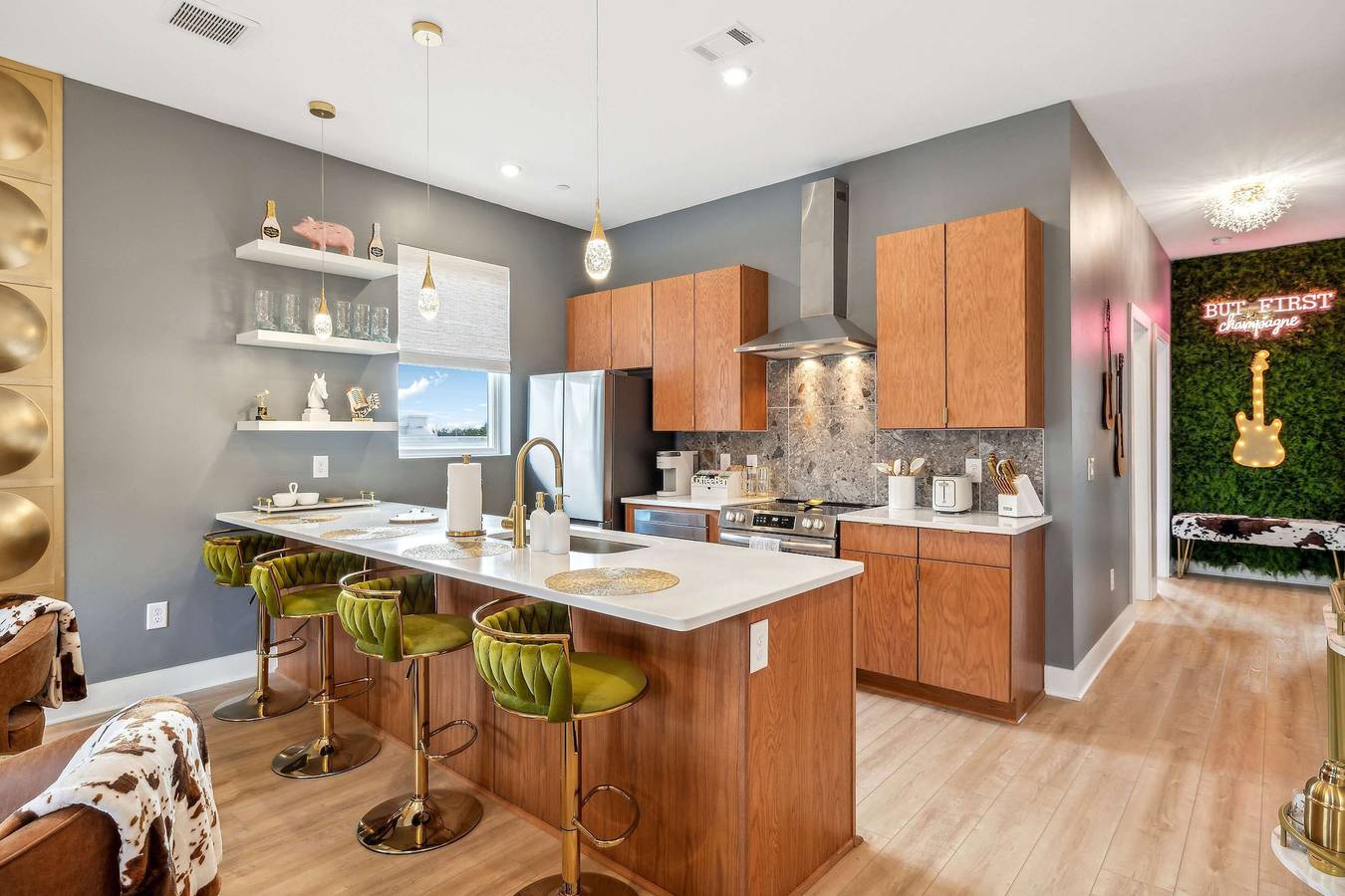 Entire apartment, Nashville Vibes  Rooftop Karaoke Fire Pit Downtown in Nashville, Tennessee