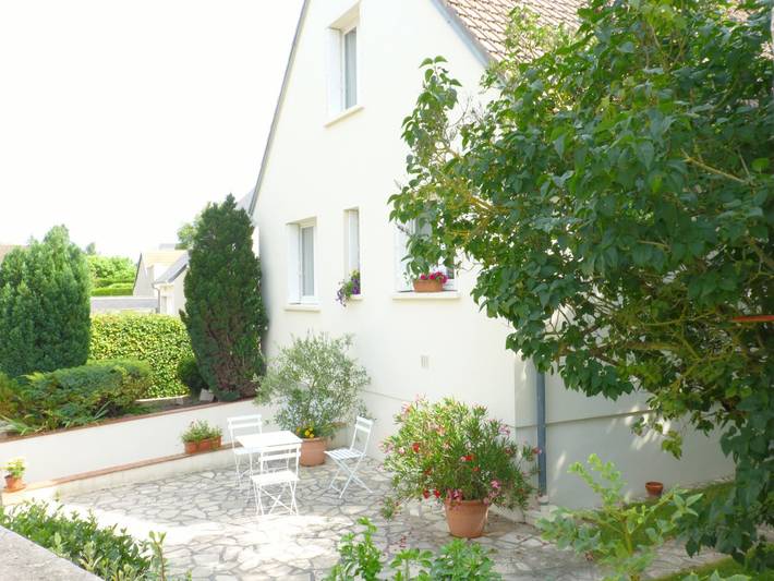 Gîte pour 7 personnes, avec jardin à Cairon