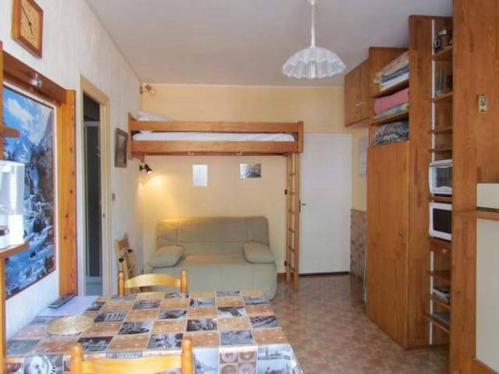 Ganzes Studio, Gemütliches Studio für 2 Personen mit Balkon, zentral in Cauterets, nah an Skiliften und Thermalbad in Cauterets, Nationalpark Pyrenäen