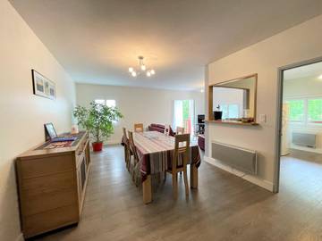Gîte pour 4 personnes, avec jardin à Souraïde