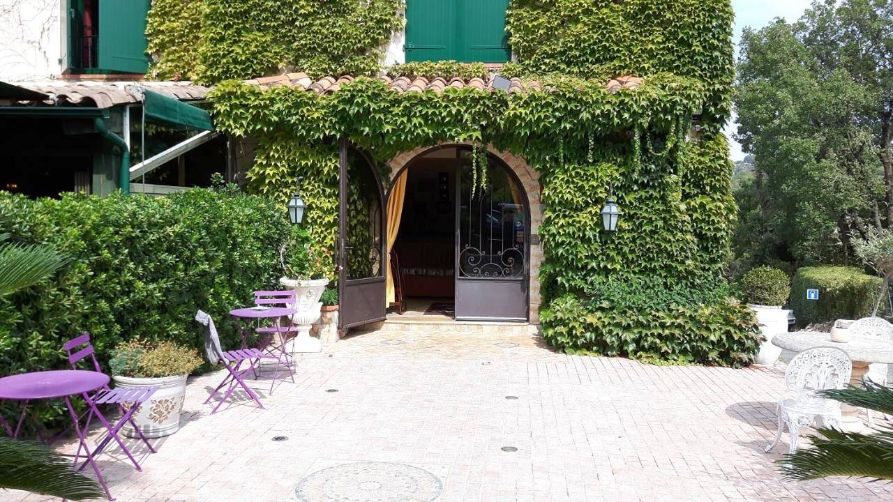 L'Imprevisto in Grasse, Côte méditerranéenne (France)