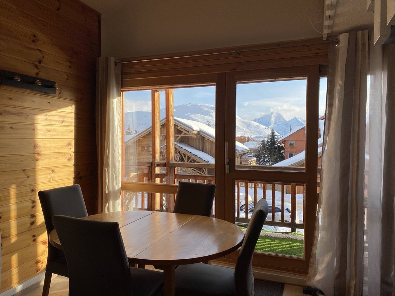 Appartement entier, Duplex 3 pièces pour 6 personnes avec balcon, Wifi à L'Alpe d'Huez in Huez, Parc national des Écrins