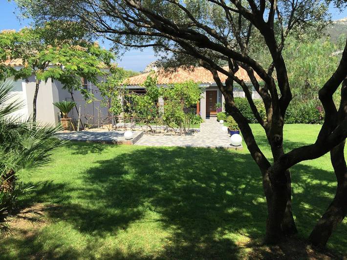 Chambre d’hôte pour 2 personnes, avec piscine et jardin en Corse - 2