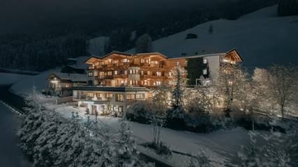 Hotel für 2 Personen, mit Whirlpool und Garten sowie Sauna in Hainzenberg
