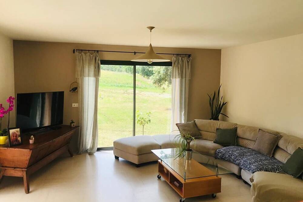 Villa provençale au calme en colline à 10mn du centre d'Aix sans voisinage in Meyrargues, Région d'Aix-en-Provence