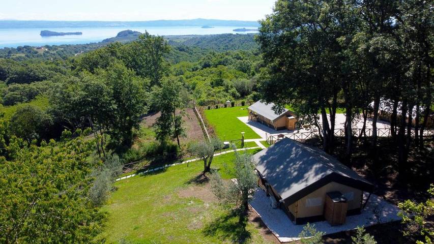 Casa vacanza per 4 persone, con Terrazza e Giardino nonché Piscina e Vista lago a Valentano