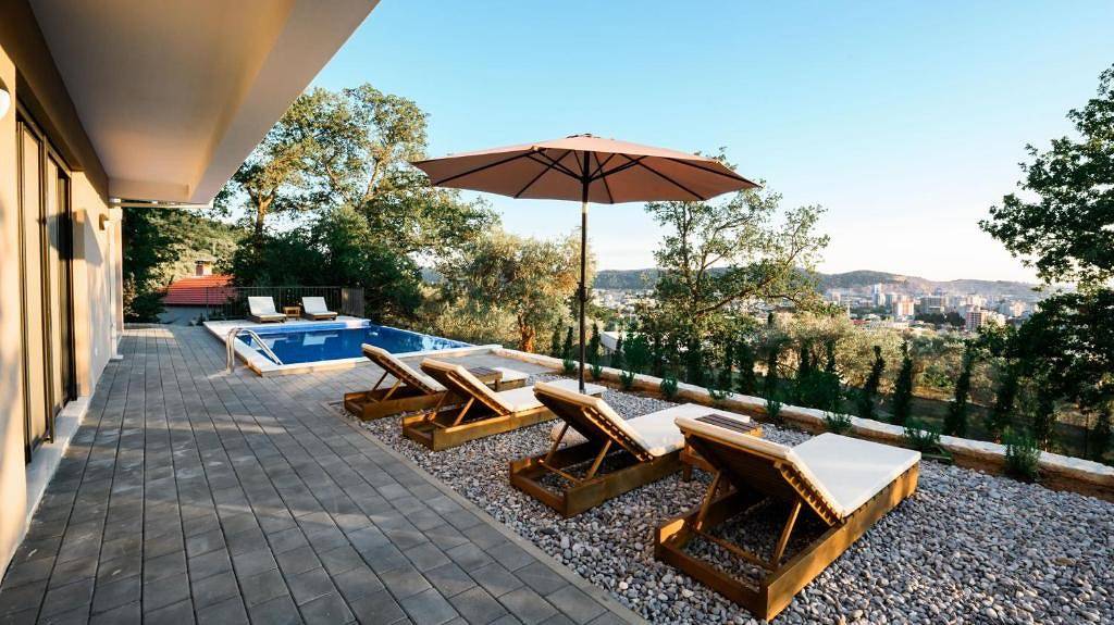 Villa voor 8 personen met tuin in Bar, Montenegro Coast