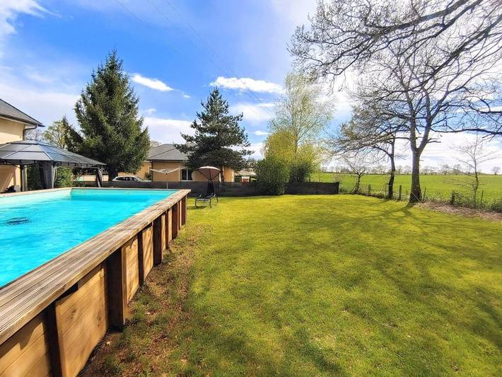 Maison de vacances pour 10 personnes, avec jardin et piscine ainsi que terrasse et vue, animaux acceptés