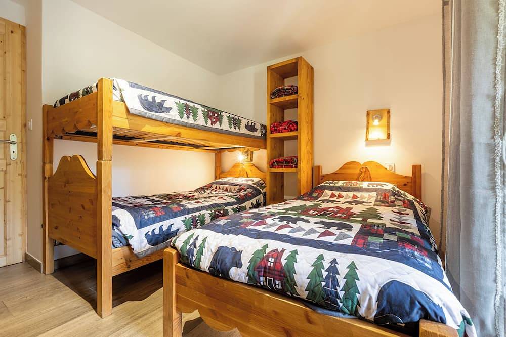 Entire apartment, Family cocoon for nature lovers overlooking the forest. in Matemale, Parc naturel régional des Pyrénées catalanes