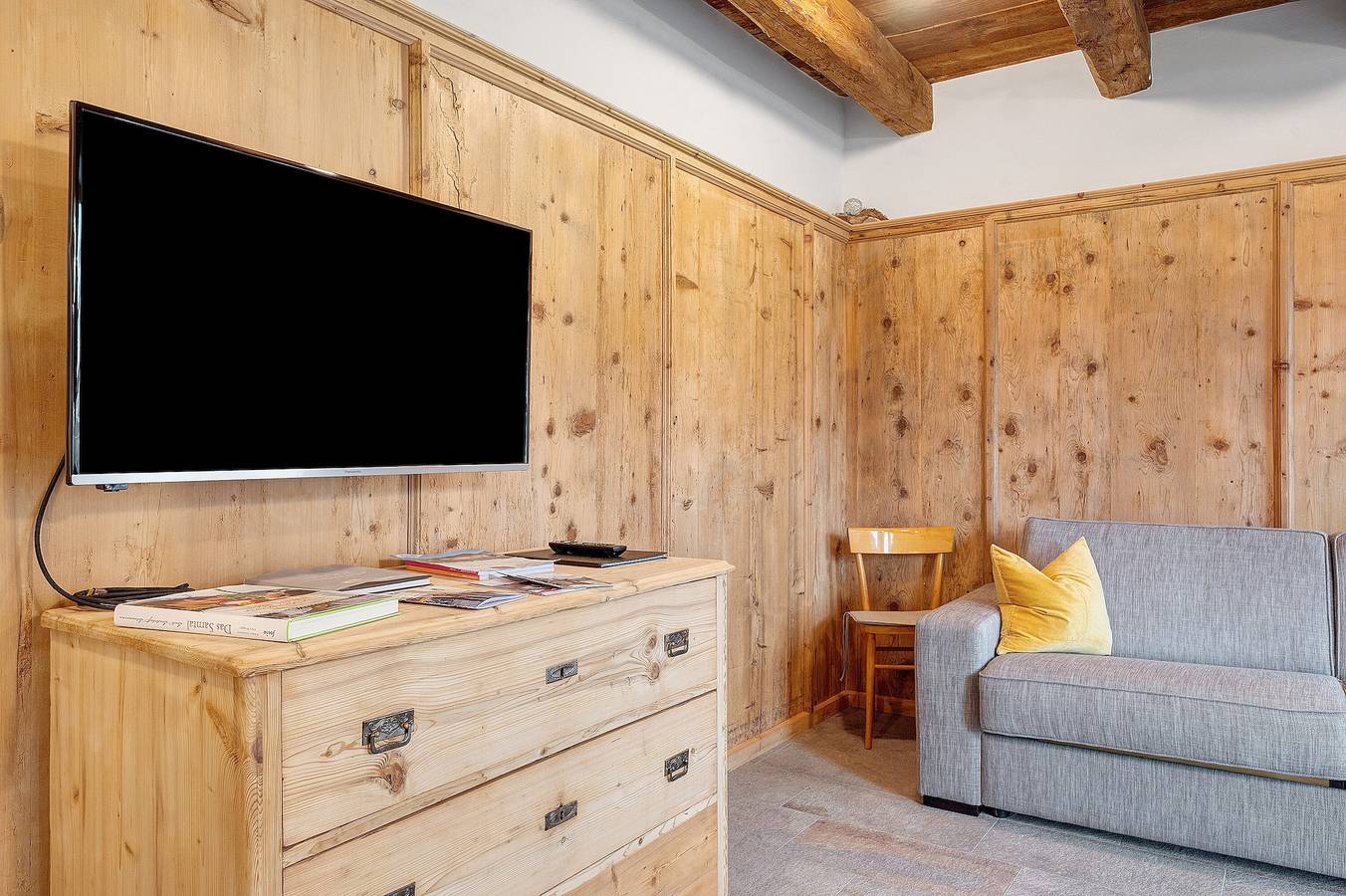 Entire apartment, Apartment 'Alpin Chalet Samer Berghütte' with Mountain View, Private Garden and Wi-Fi in Sarnthein, Sarnvalley