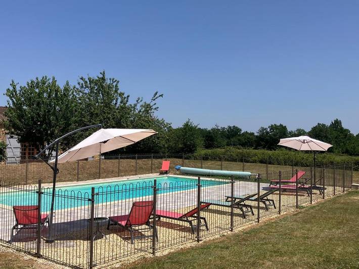 Location de vacances pour 2 personnes, avec Terrasse et Jacuzzi ainsi que Jardin et Piscine à Sainte-Croix (France) - 4