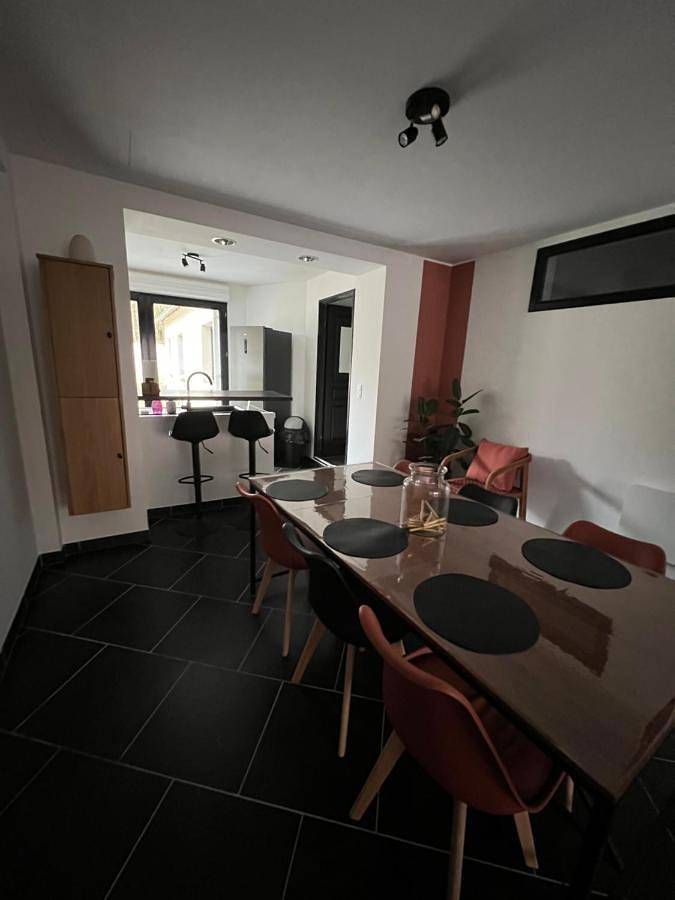 Appartement entier, Two-Bedroom Apartment in Sequedin, Région de Lille
