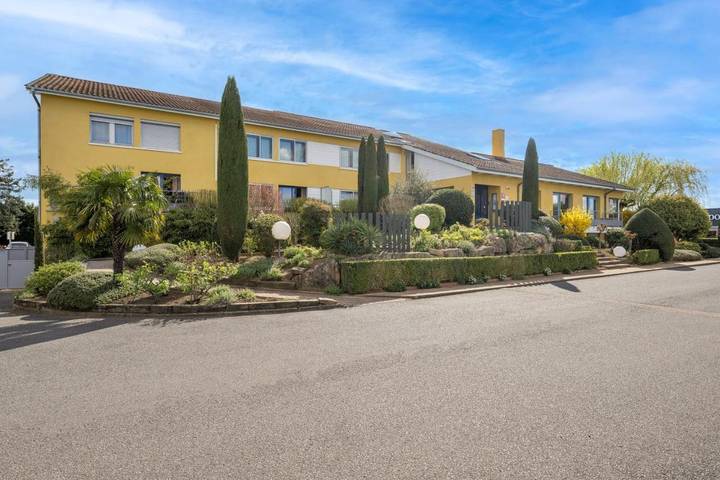 Hôtel pour 3 personnes, avec terrasse et jardin, animaux acceptés à Villefranche-sur-Saône - 3