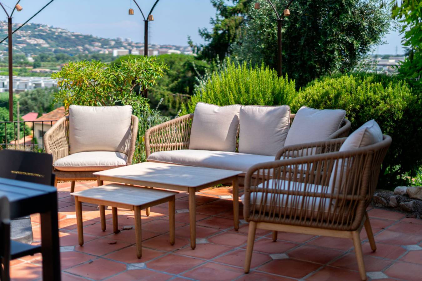 Charming house, 100 m² with garden in Saint-Laurent-du-Var, Region de Cannes