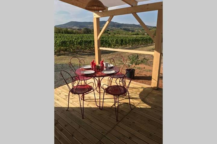 Location de vacances pour 5 personnes, avec Terrasse ainsi que Jardin et Vue à Quincié-en-Beaujolais