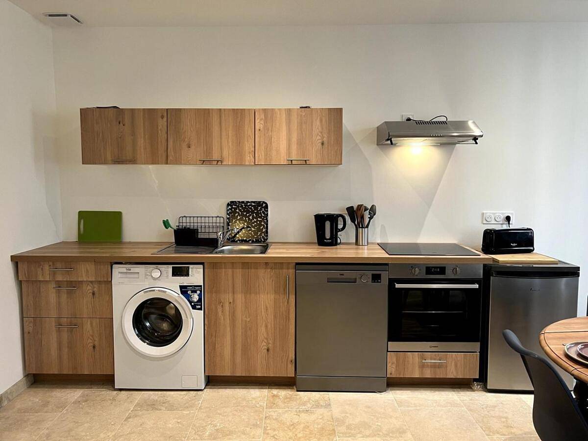 Appartement entier, Three-Bedroom Apartment in Courville-sur-Eure, Région de Chartres