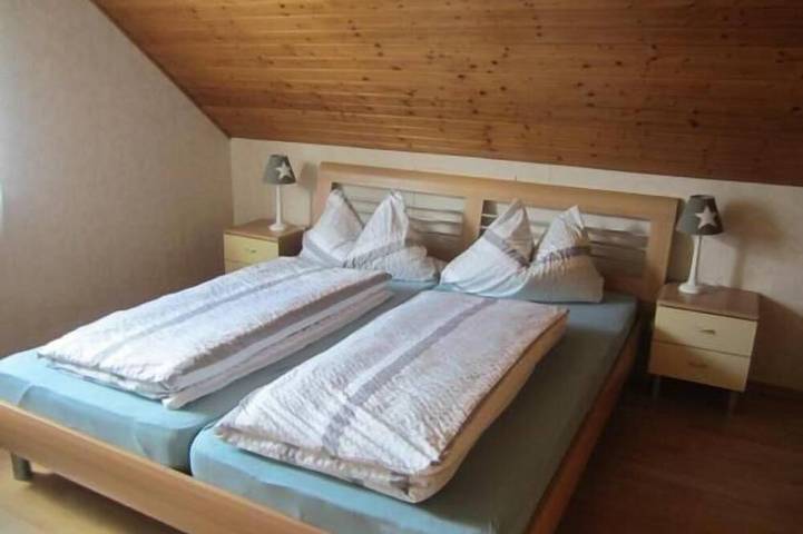 Gîte pour 4 personnes, avec piscine et balcon à Forbach - 2