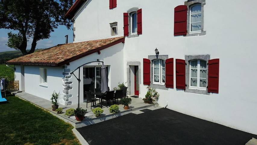 Gîte pour 5 personnes, avec Terrasse à Saint-Martin-d'Arberoue