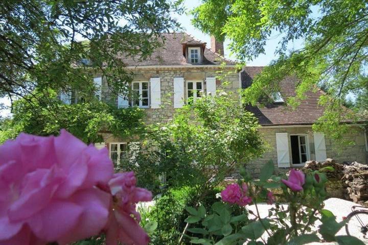 Location de vacances pour 10 personnes, avec jardin ainsi que piscine et vue, animaux acceptés à Chauffour-sur-Vell - 3