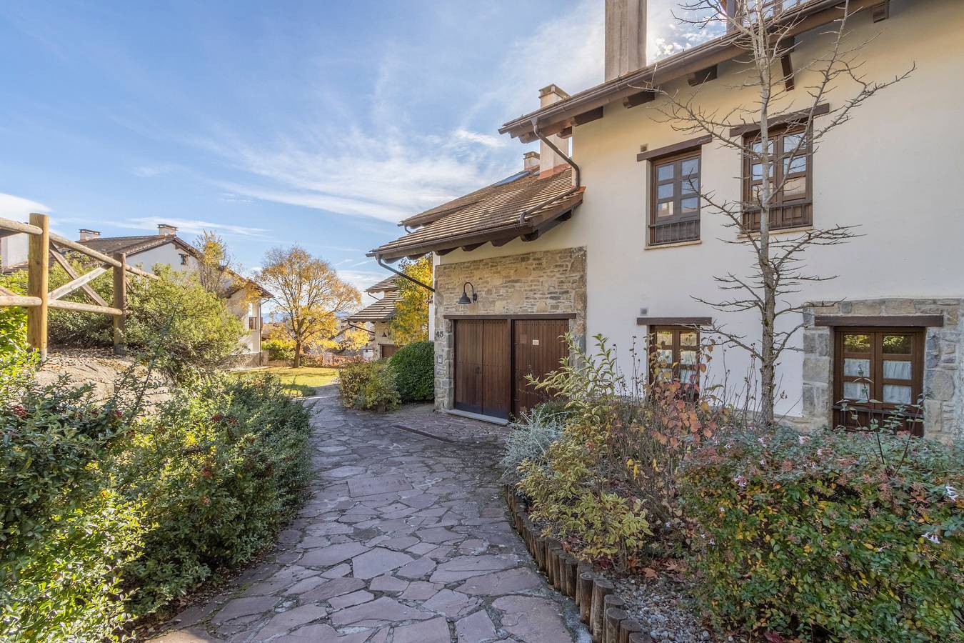 Ferienhaus 'Un Duplex Con Encanto' mit Bergblick, privater Terrasse und Wlan in Jaca, Spanische Pyrenäen