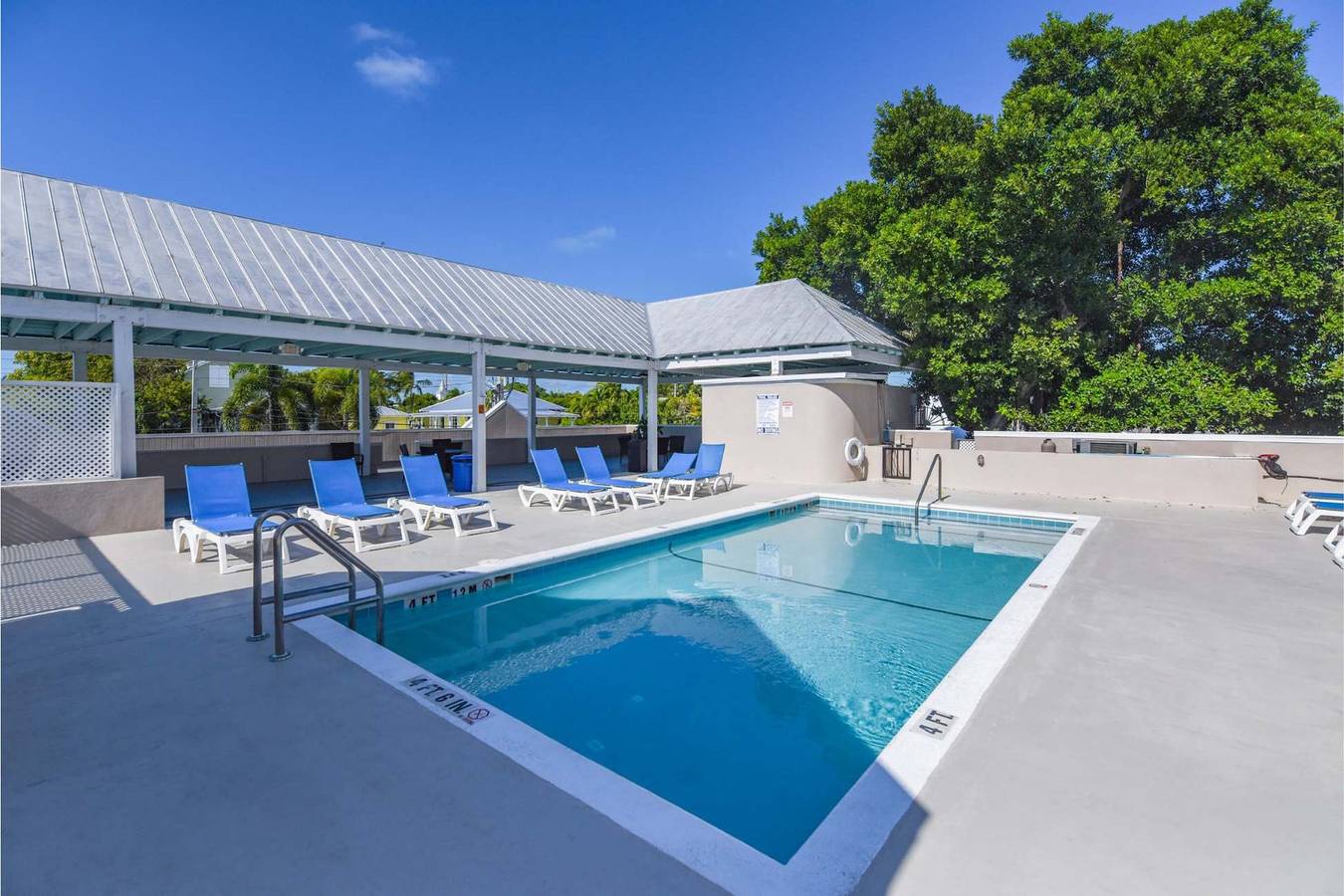 Entire apartment, Sea Esta Suite by Brightwild   Pool on Duval in Key West, Lower Keys