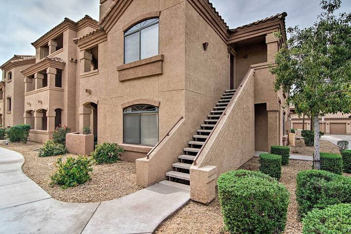 Vacation rental for 6 people, with hot tub and balcony/terrace as well as pool in North Scottsdale
