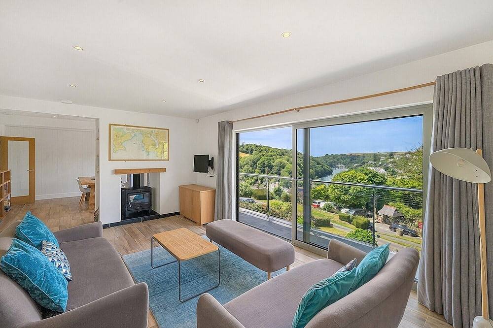 Holiday Rental for 10 People in Noss Mayo, Devon