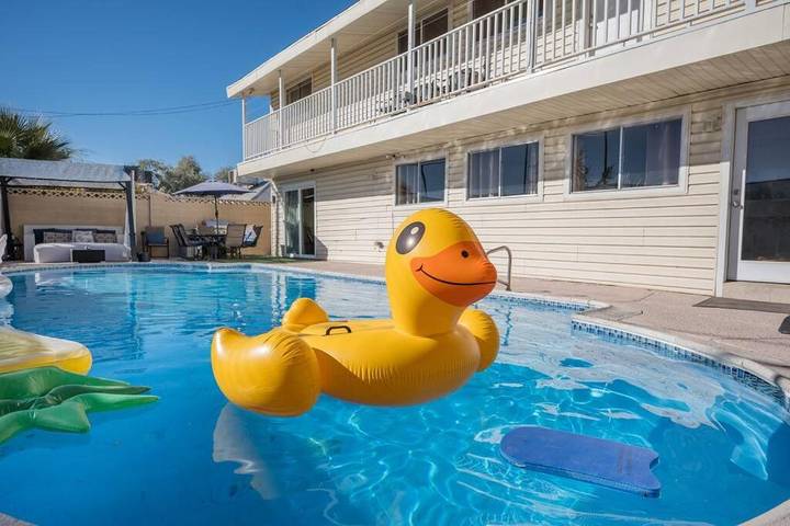 Villa pour 16 personnes, avec jacuzzi ainsi que jardin et piscine, adapté aux familles à Las Vegas - 3