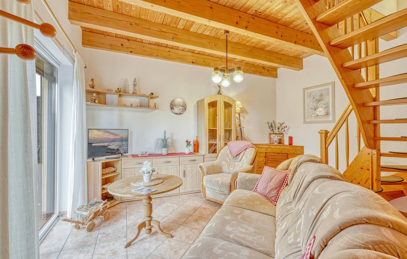 Ganze Ferienwohnung, Stolpe Oase: Charmantes 2BR Apt, 2km zur Küste, 300m zum Stadtzentrum in Stolpe auf Usedom, Usedom