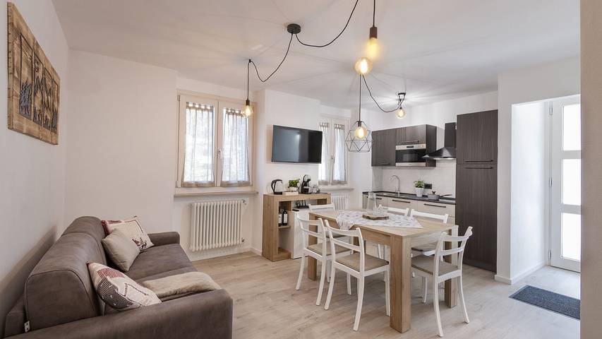 Appartamento per 6 persone, con panorama e balcone a Temù