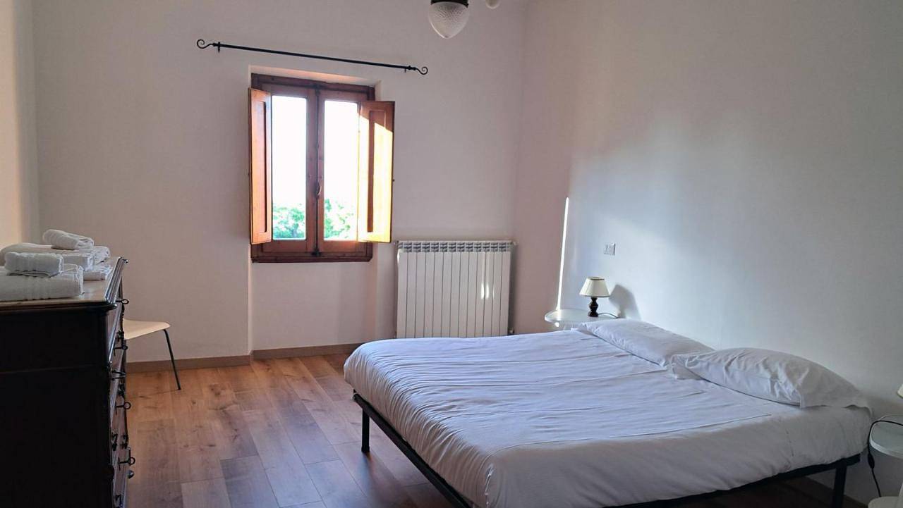 Double Room with Shared Bathroom in Carmignano, Provincia di Prato