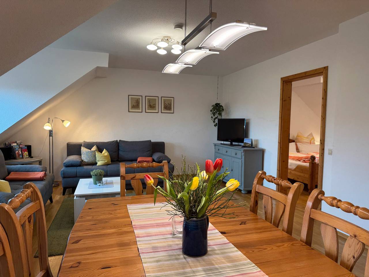 Entire apartment, Holiday Apartment 'Jägerstube' with Shared Terrace, Shared Garden and Wi-Fi in Wilhelmsdorf, Nördlicher Bodensee region
