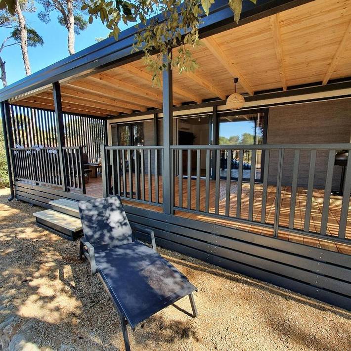 Camping für 6 Personen, mit Balkon und Terrasse sowie Garten und Ausblick in Biograd na Moru