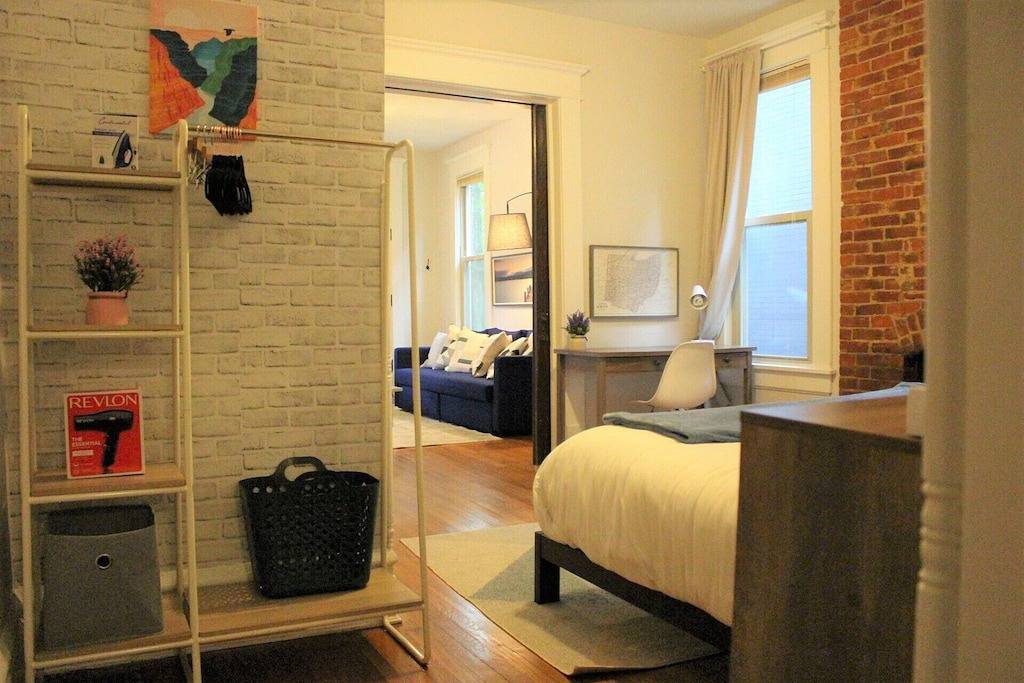Ganze Wohnung, Modern European 👍 Style 1Br Near Dt on Historic St. in Columbus, Ohio