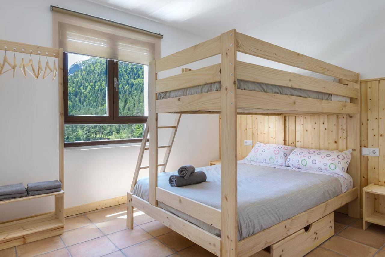 Camping Selva de Oza in Valle de Hecho, Pirineo Aragonés