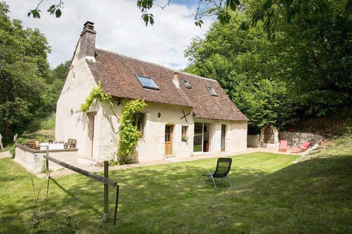 Gîte pour 9 personnes, avec jardin, animaux acceptés à Couture-sur-Loir