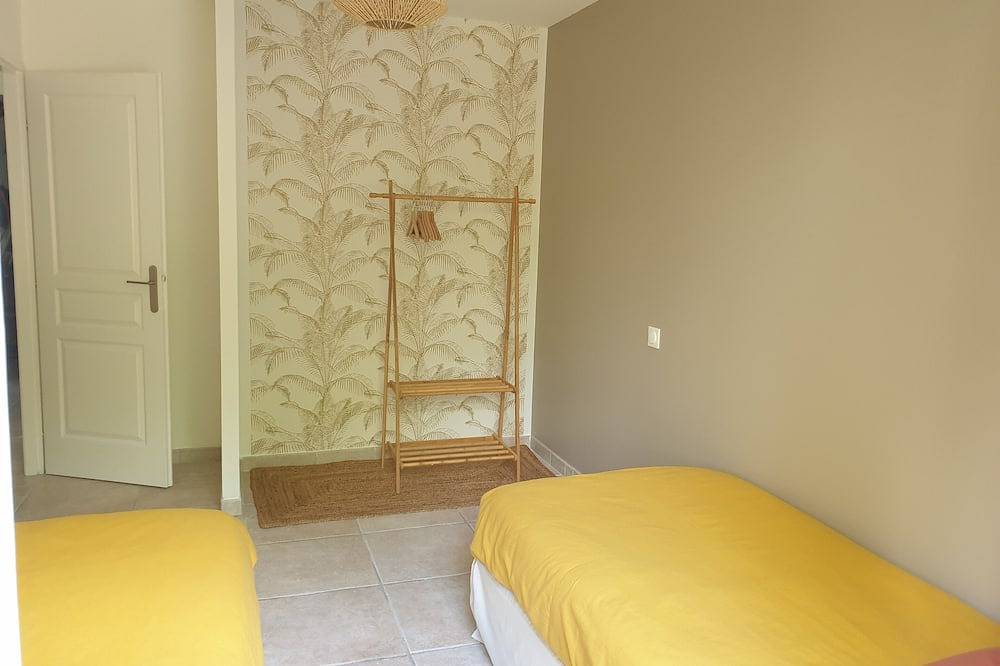 An escapade in Provence lulled by birdsong.<br>House 63m2 in Pierrevert, Regionaler Naturpark Luberon