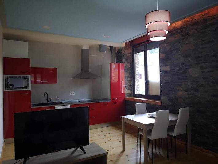 Casa rural para 4 personas, con jardín además de sauna y vistas, Se admiten mascotas en Montaña de Luna - 4