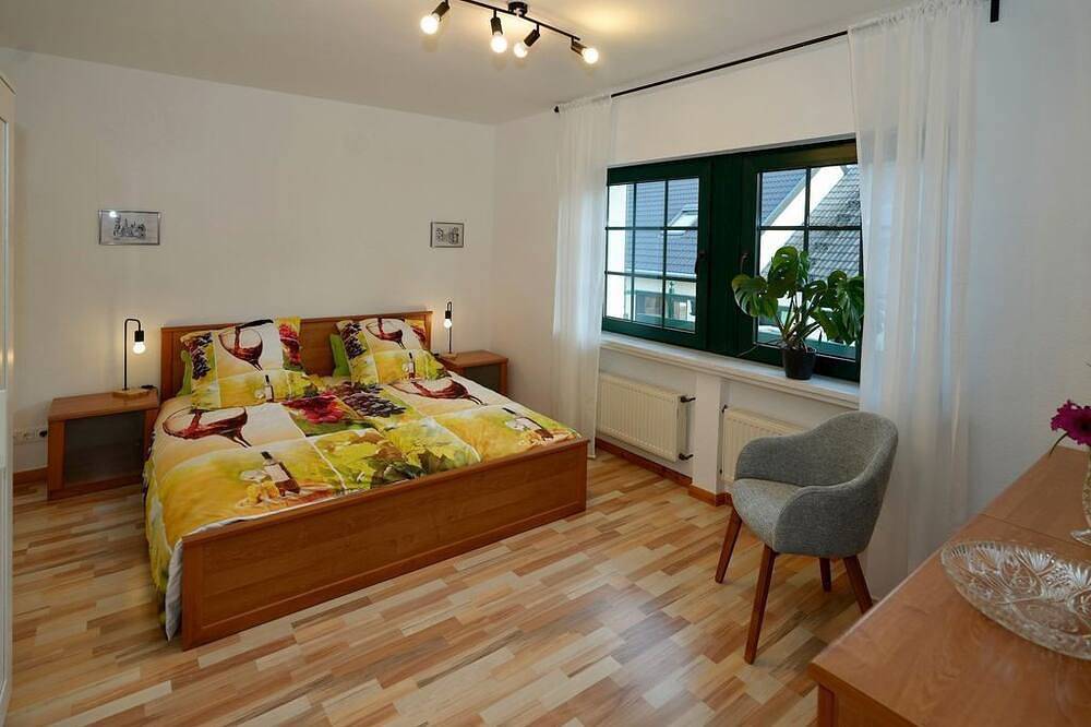 Ganze Wohnung, Fewo „Im Tal der roten Traube“ - Appartement mit 3 Schlafzimmer und Balkon in Ahrweiler, Bad Neuenahr