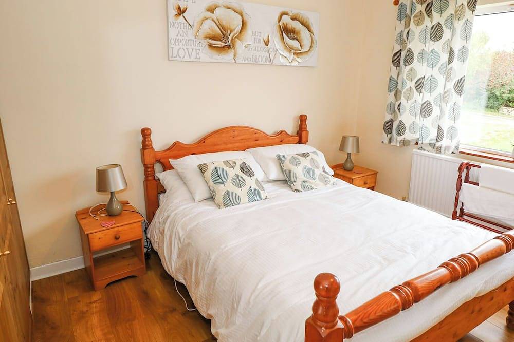 Lakeview Lodge, pet friendly, with a garden in Knockmore, County Mayo in Claremorris=Swinford Municipal District, Lough Conn