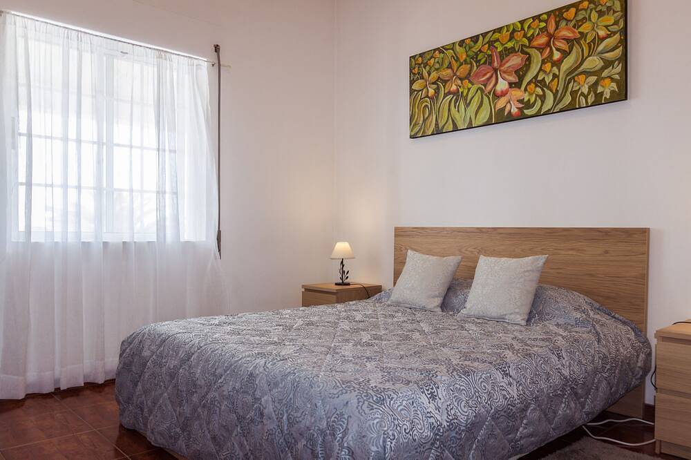 Apartamento inteiro, Porto Martins Bay Apartments - Apt B (Al). Férias à beira-mar em zona balnear. in Porto Martins, Terceira