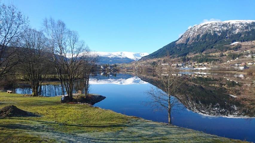 Villa für 5 Personen, mit Terrasse und Garten sowie Seeblick und Ausblick in Norwegen