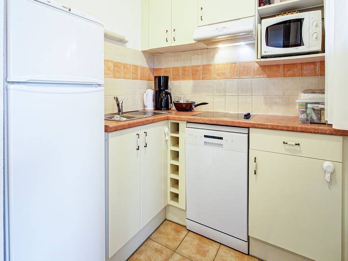 Location de vacances pour 8 personnes, avec jardin ainsi que terrasse et piscine, adapté aux familles à Homps - 4