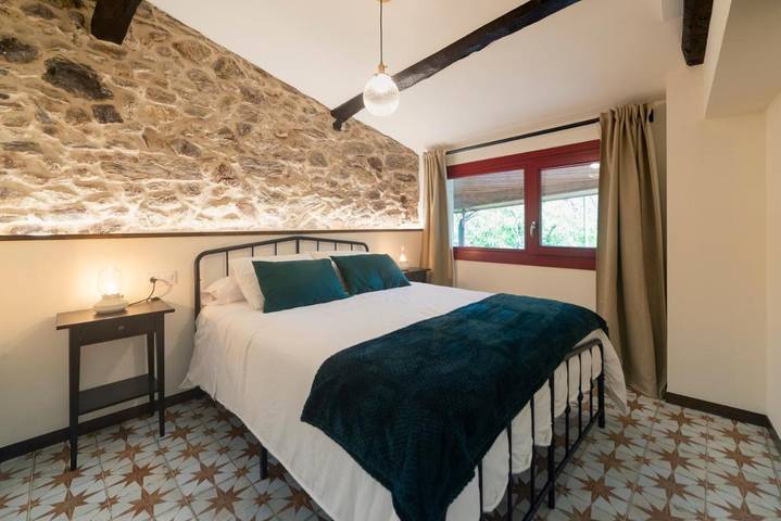 Casa de huéspuedes para 2 personas, con vistas además de terraza y jardín en Parada de Sil