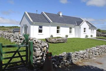 Ferienhaus für 4 Personen, mit Garten in County Clare